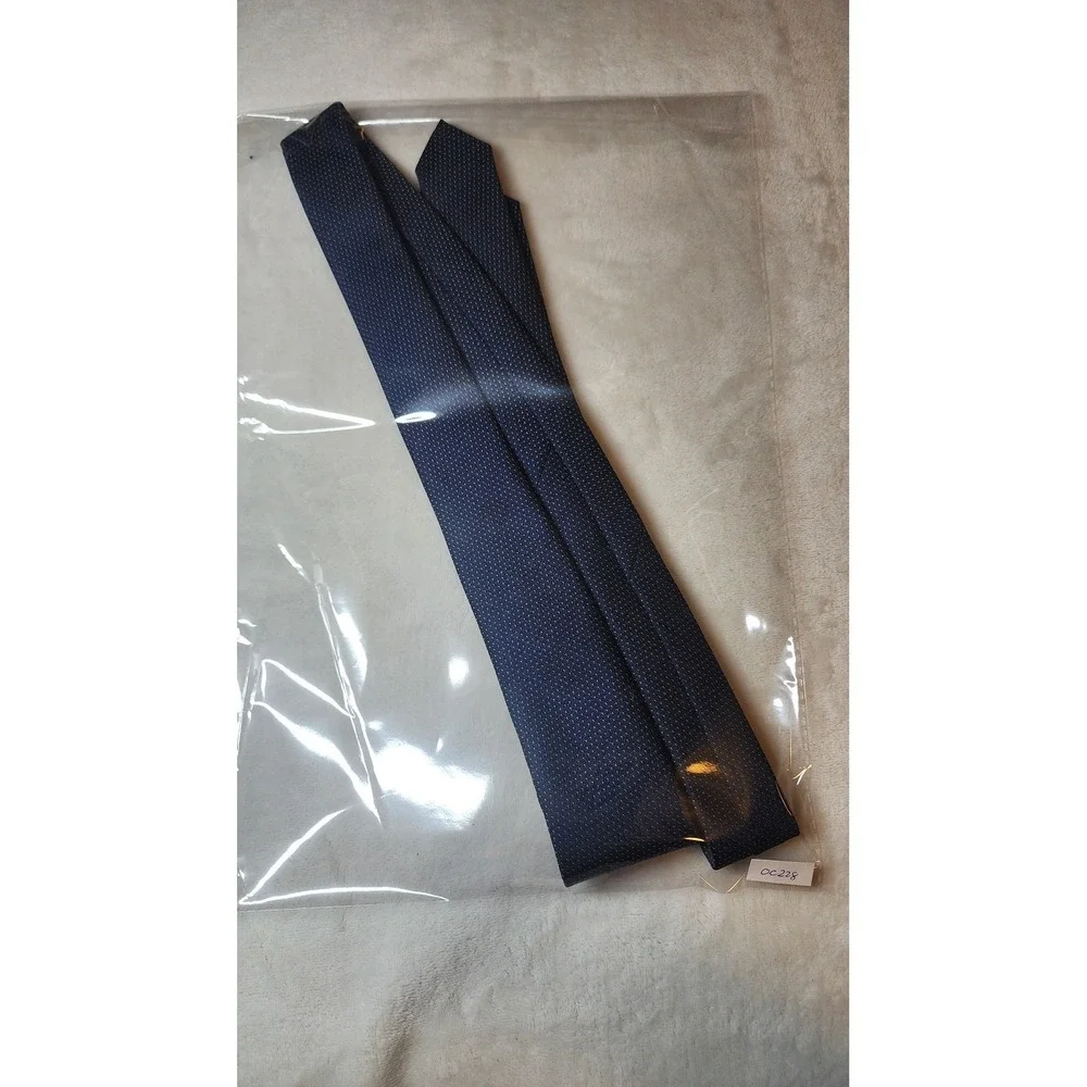 Calvin Klein Mens Navy Blue Micro Dot Geometric Formal Necktie‎ Tie